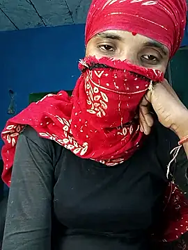 Snapshot of Hotwera chatting on October 17, 2025, 8:22 pm Hotwera online show from October 17, 2025, 8:22 pm