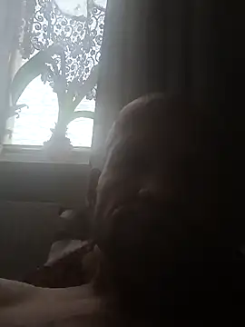 Snapshot of Eryczek1980 chatting on October 9, 2025, 10:46 am Eryczek1980 online show from October 9, 2025, 10:46 am