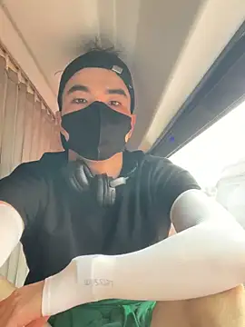 anhkiet huang online show from November 26, 2025, 8:04 am