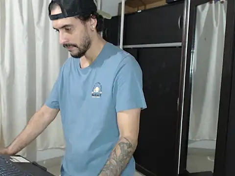 mochakkdj online show from December 22, 2025, 11:02 pm