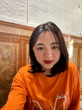 Snapshot of Lonnina chatting on October 26, 2025, 4:29 am Lonnina online show from October 26, 2025, 4:29 am