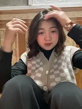 Snapshot of Lonnina chatting on November 19, 2025, 2:11 am Lonnina online show from November 19, 2025, 2:11 am