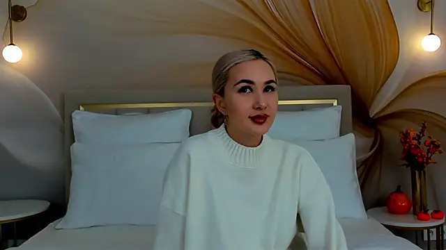 BarbieMilne online show from September 29, 2025, 3:06 pm