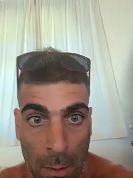 marconeilbiacco99 online show from October 2, 2025, 9:49 am