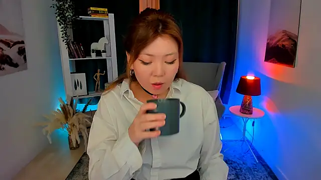 nazu chan online show from September 24, 2025, 11:35 am