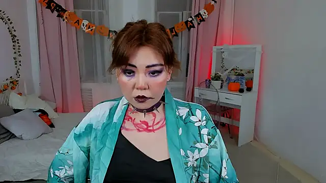 nazu chan online show from October 31, 2025, 4:41 pm