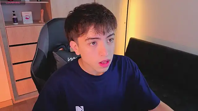 onlinenico online show from October 27, 2025, 8:02 pm