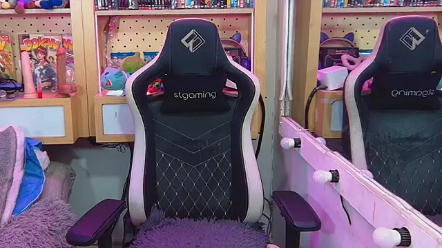 Carrie hall online show from November 3, 2025, 12:39 pm