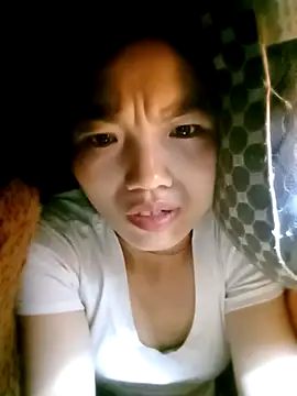 ngan-cute online show from December 15, 2025, 10:03 pm