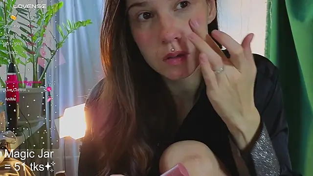 HoneyLem0n online show from October 13, 2025, 6:13 am