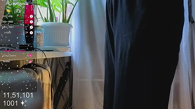 HoneyLem0n online show from October 21, 2025, 4:02 am