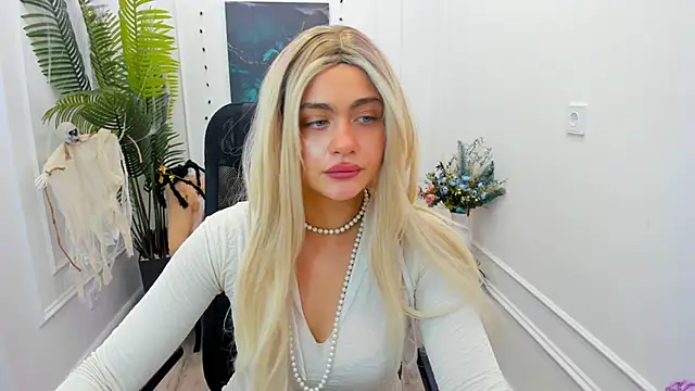 LeslieMineg online show from October 30, 2025, 7:58 pm