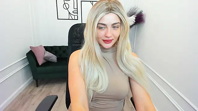 LeslieMineg online show from November 10, 2025, 11:20 am