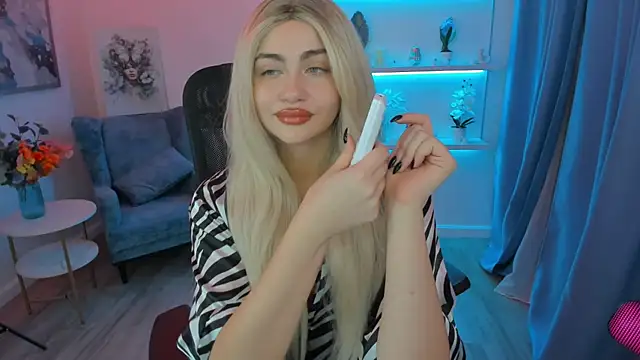 LeslieMineg online show from November 11, 2025, 11:43 am