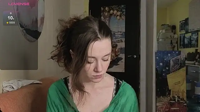 SkyHelen online show from April 10, 2026, 7:02 am