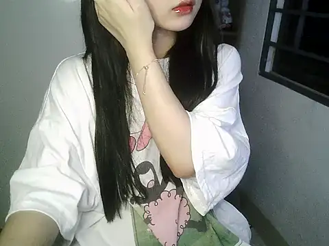 Snapshot of Annabelle-e chatting on October 10, 2025, 5:34 pm Annabelle-e online show from October 10, 2025, 5:34 pm