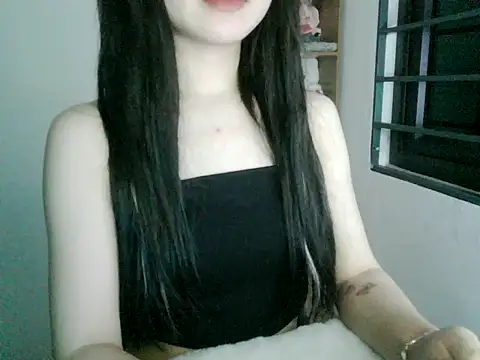 Snapshot of Annabelle-e chatting on October 13, 2025, 5:57 pm Annabelle-e online show from October 13, 2025, 5:57 pm