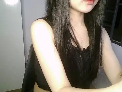 Snapshot of Annabelle-e chatting on October 28, 2025, 3:14 pm Annabelle-e online show from October 28, 2025, 3:14 pm