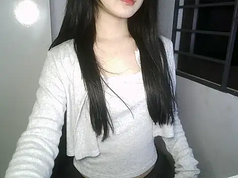 Snapshot of Annabelle-e chatting on October 31, 2025, 3:02 pm Annabelle-e online show from October 31, 2025, 3:02 pm