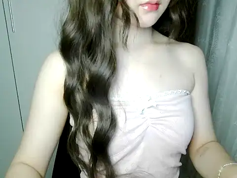 Snapshot of Annabelle-e chatting on May 21, 2026, 8:38 pm Annabelle-e online show from May 21, 2026, 8:38 pm
