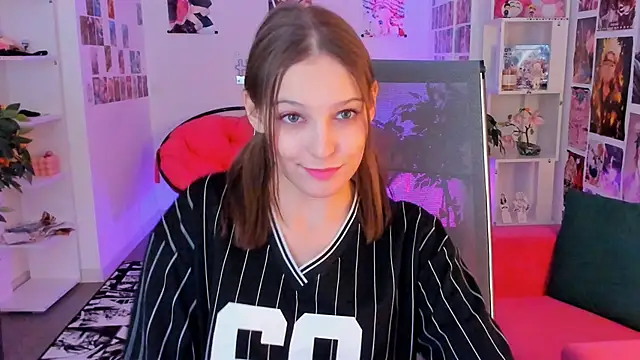 JenniferKiim online show from October 4, 2025, 11:19 am