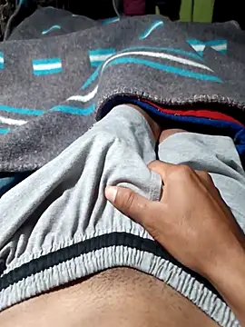 Snapshot of EMERKITHO_20_R chatting on November 5, 2025, 1:44 pm EMERKITHO 20 R online show from November 5, 2025, 1:44 pm