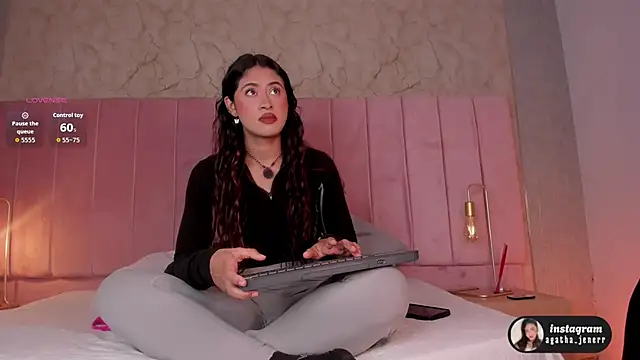 agatha jener online show from January 11, 2026, 11:26 am