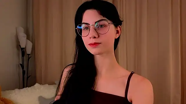 ArlineJanik online show from October 15, 2025, 11:43 am