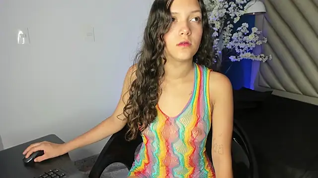 IsabelaSantorini online show from October 20, 2025, 7:03 pm