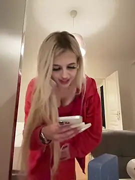 Steffi Snowbunny online show from December 4, 2025, 3:32 pm