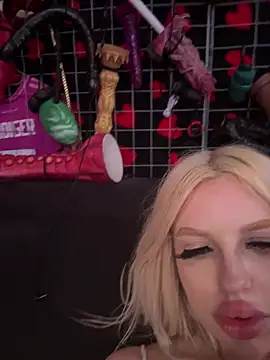 Steffi Snowbunny online show from April 16, 2026, 9:39 pm