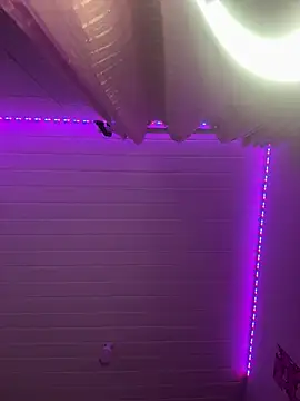 luluzinhax online show from April 19, 2026, 5:29 am