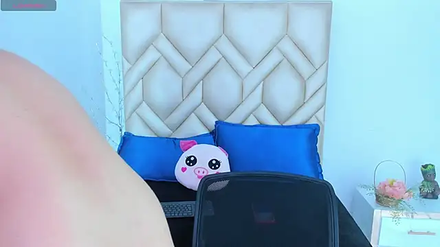 sexy thin anastasia online show from September 28, 2025, 8:09 am