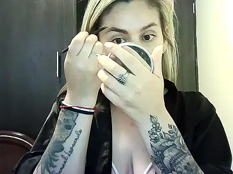 Snapshot of Valery__Rouse_ chatting on October 14, 2025, 1:56 pm Valery Rouse online show from October 14, 2025, 1:56 pm