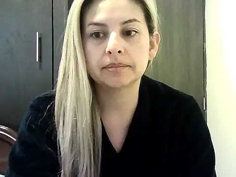 Snapshot of Valery__Rouse_ chatting on October 31, 2025, 3:35 pm Valery Rouse online show from October 31, 2025, 3:35 pm