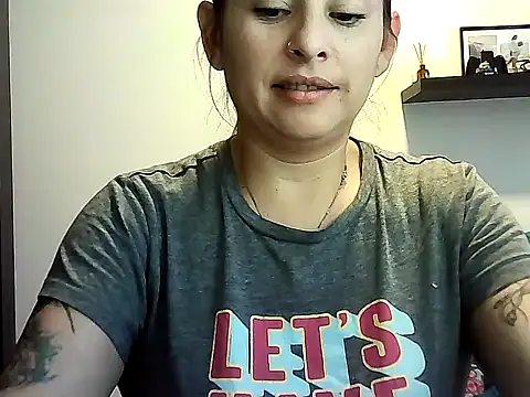 Valery  Rouse  online show from June 10, 2026, 4:39 pm