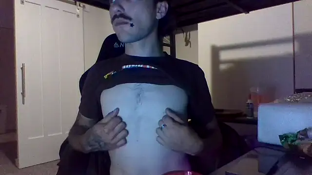 Snapshot of Jbenz420 chatting on June 17, 2026, 2:36 am Jbenz420 online show from June 17, 2026, 2:36 am