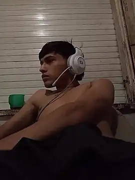 Snapshot of MYM69_- chatting on January 17, 2026, 5:27 pm MYM69 - online show from January 17, 2026, 5:27 pm