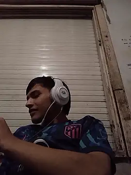 Snapshot of MYM69_- chatting on February 7, 2026, 5:44 am MYM69 - online show from February 7, 2026, 5:44 am