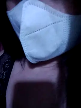 VanGau031694 online show from November 24, 2025, 12:10 am