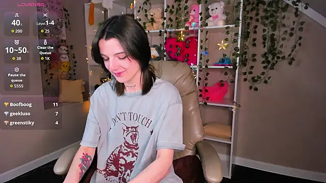 Lynn Martin online show from November 27, 2025, 1:02 pm