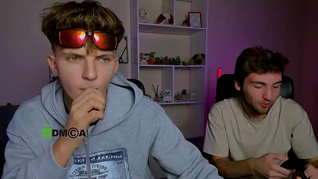 travis wolf  online show from October 4, 2025, 7:01 pm