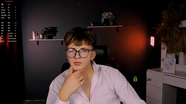 travis wolf  online show from October 7, 2025, 7:33 pm