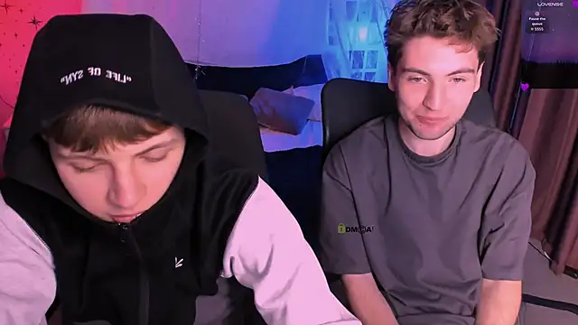 travis wolf  online show from December 17, 2025, 8:59 pm