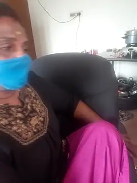 Snapshot of Tamil_Kavitha10 chatting on November 13, 2025, 7:51 am Tamil Kavitha10 online show from November 13, 2025, 7:51 am