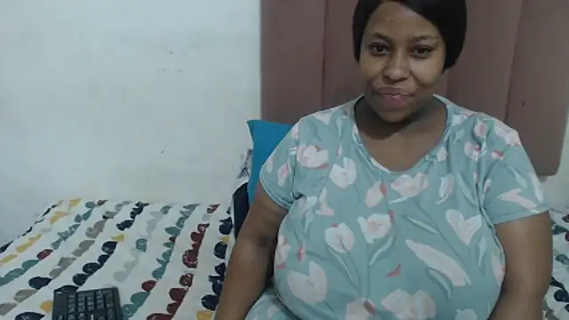 Snapshot of Chubby_Queenx255 chatting on November 22, 2025, 4:11 am Chubby Queenx255 online show from November 22, 2025, 4:11 am