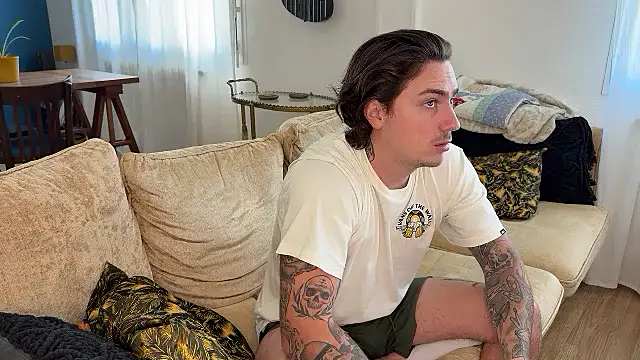 Cam-FrenchKiss online show from October 12, 2025, 1:21 pm