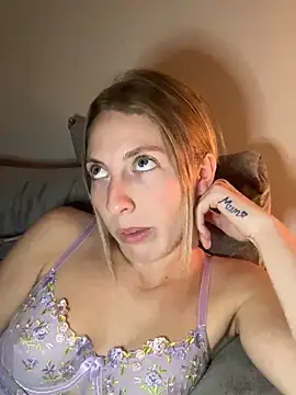 Snapshot of CheekyChelseaX chatting on November 11, 2025, 8:20 pm CheekyChelseaX online show from November 11, 2025, 8:20 pm