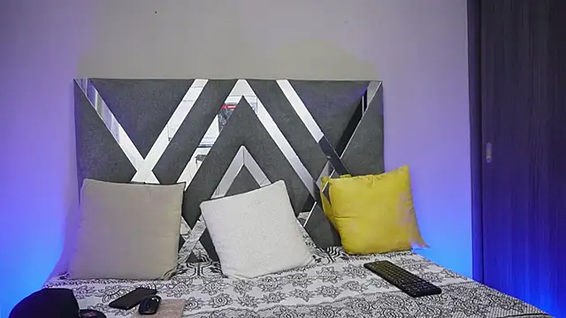 massimo vidal  online show from October 5, 2025, 1:15 am