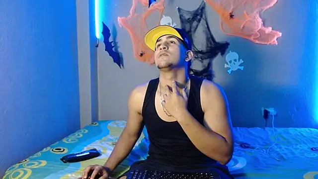 massimo vidal  online show from October 25, 2025, 5:19 pm